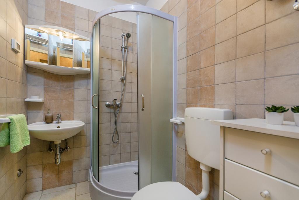 Apartment Velenik D&I Porec Esterno foto